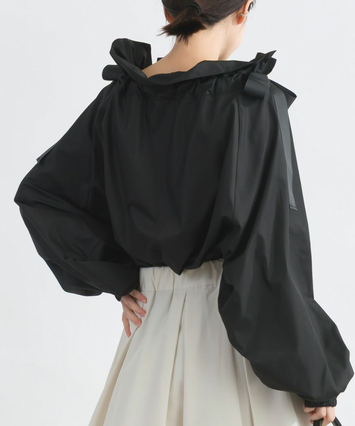 model：H162　着用サイズ：M　ブラック