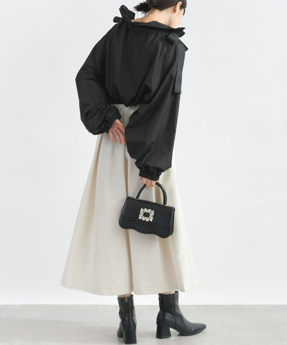 model：H162　着用サイズ：M　ブラック