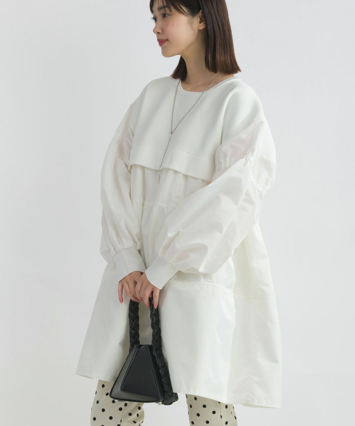 model：H162　着用サイズ：M　オフホワイト