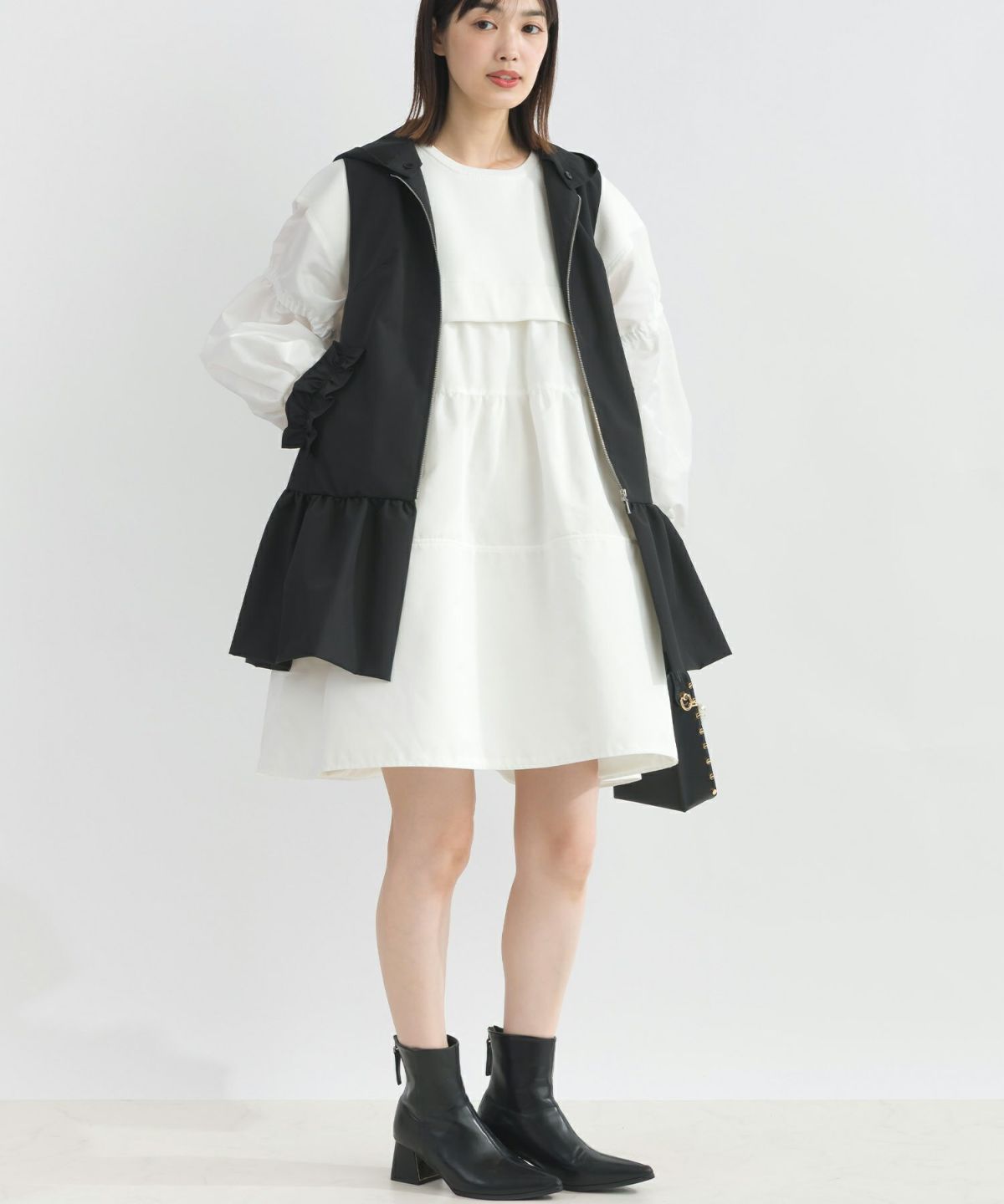 model：H162　着用サイズ：M　オフホワイト