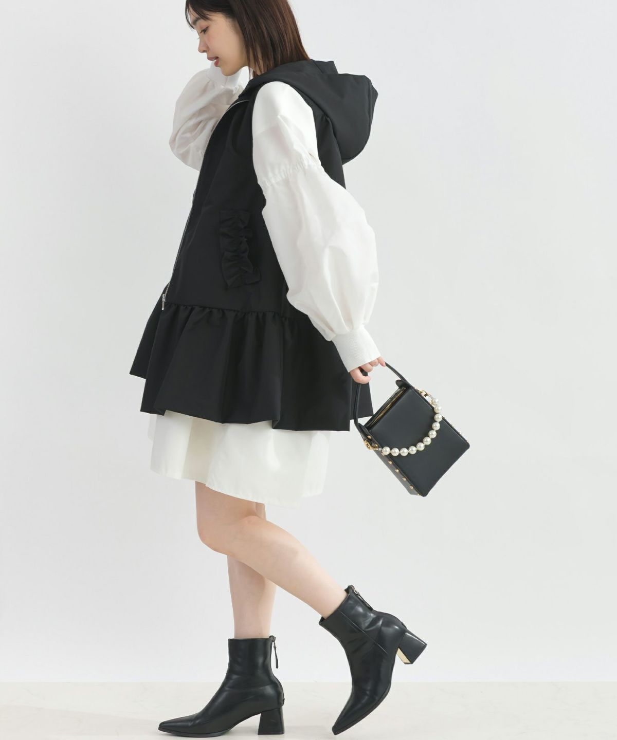 model：H162　着用サイズ：M　オフホワイト