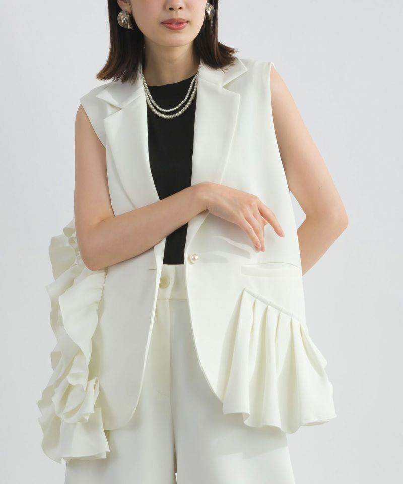 model：H162　着用サイズ：M　オフホワイト（セットアップで）