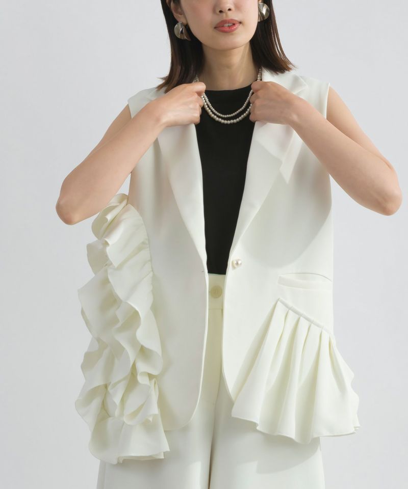 model：H162　着用サイズ：M　オフホワイト（セットアップで）