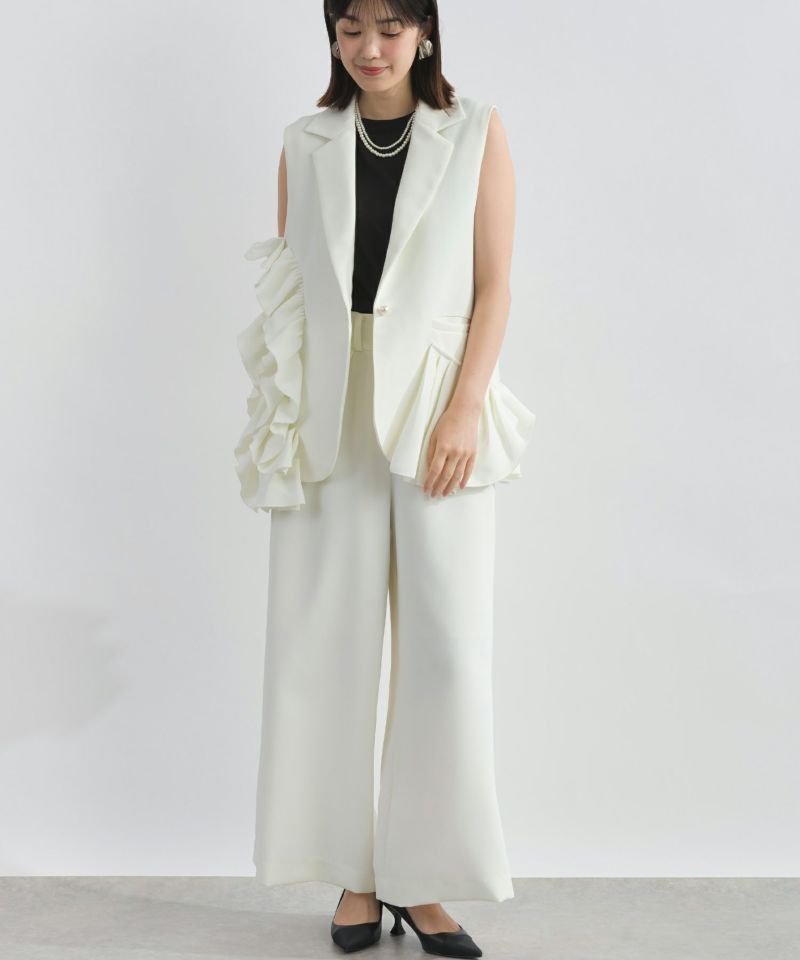 model：H162　着用サイズ：M　オフホワイト（セットアップで）