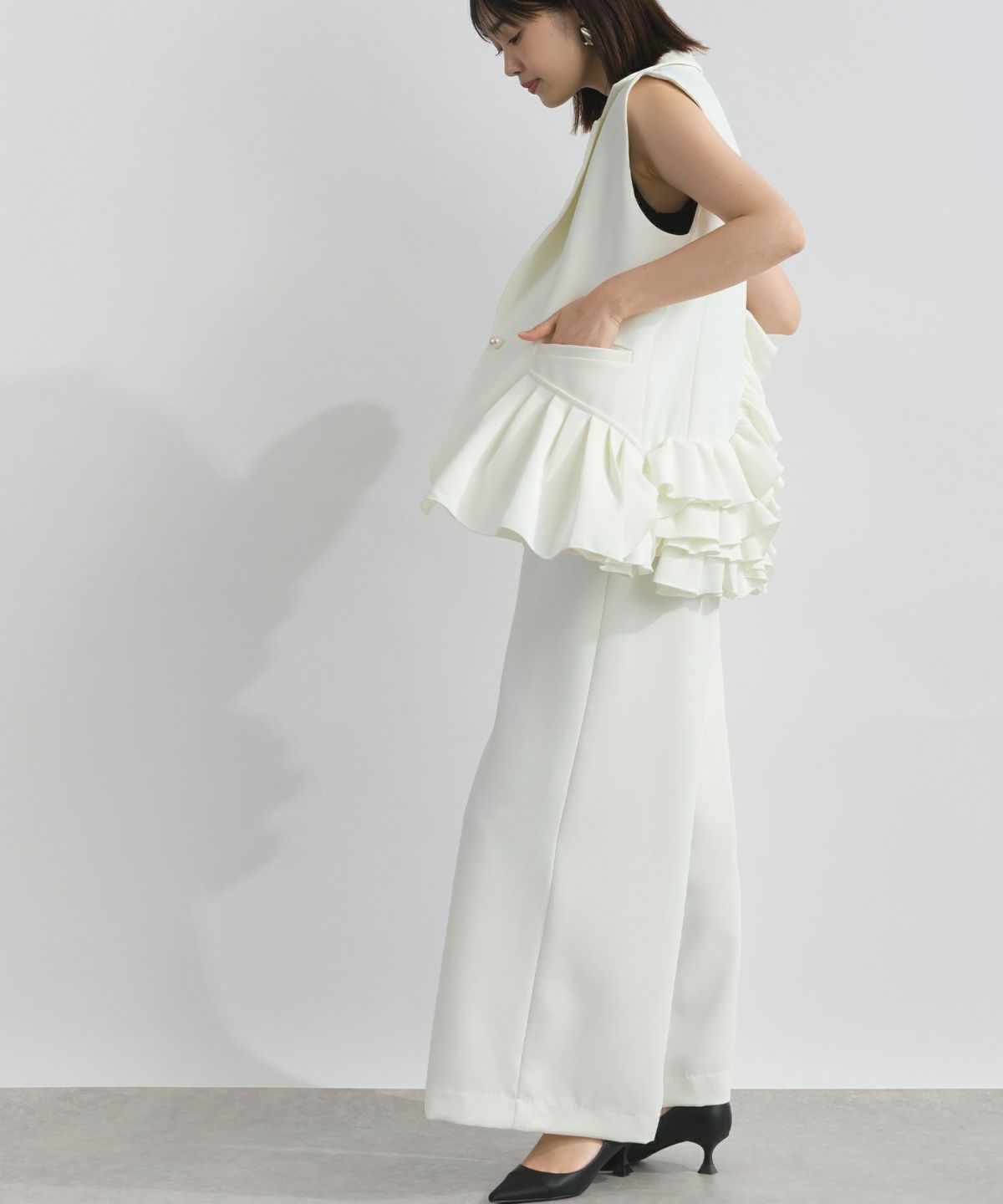 model：H162　着用サイズ：M　オフホワイト（セットアップで）