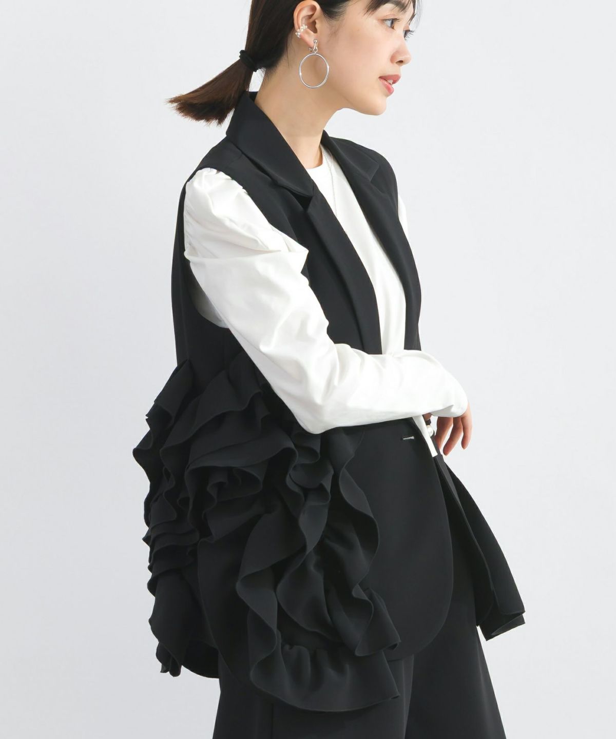 model：H162　着用サイズ：M　ブラック（セットアップで）