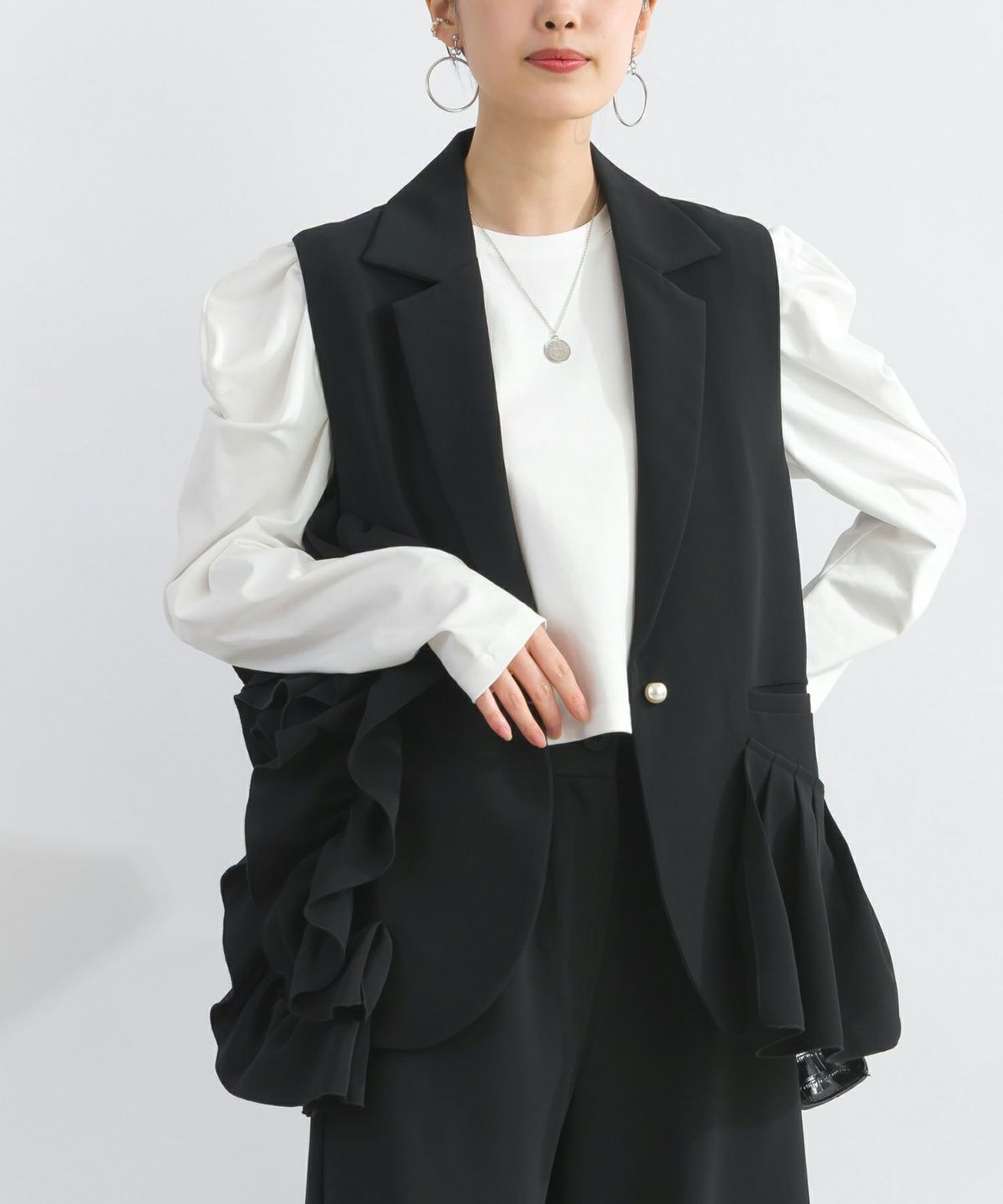 model：H162　着用サイズ：M　ブラック（セットアップで）