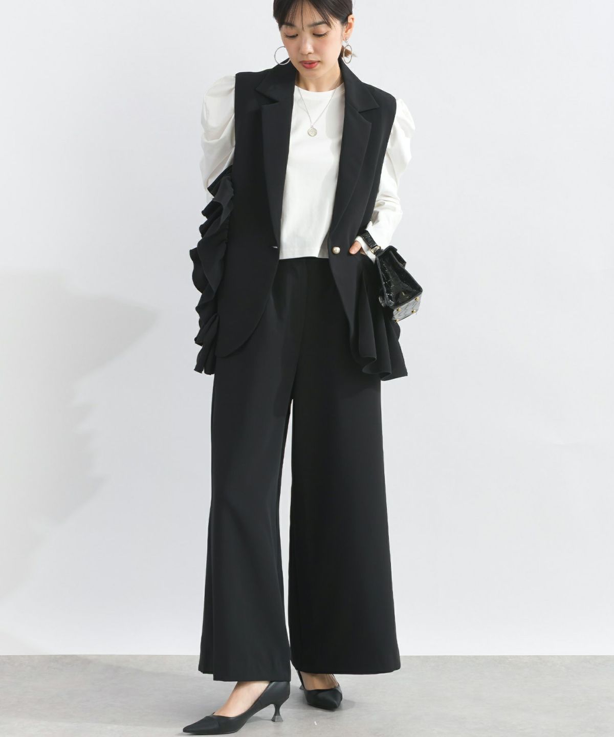 model：H162　着用サイズ：M　ブラック（セットアップで）