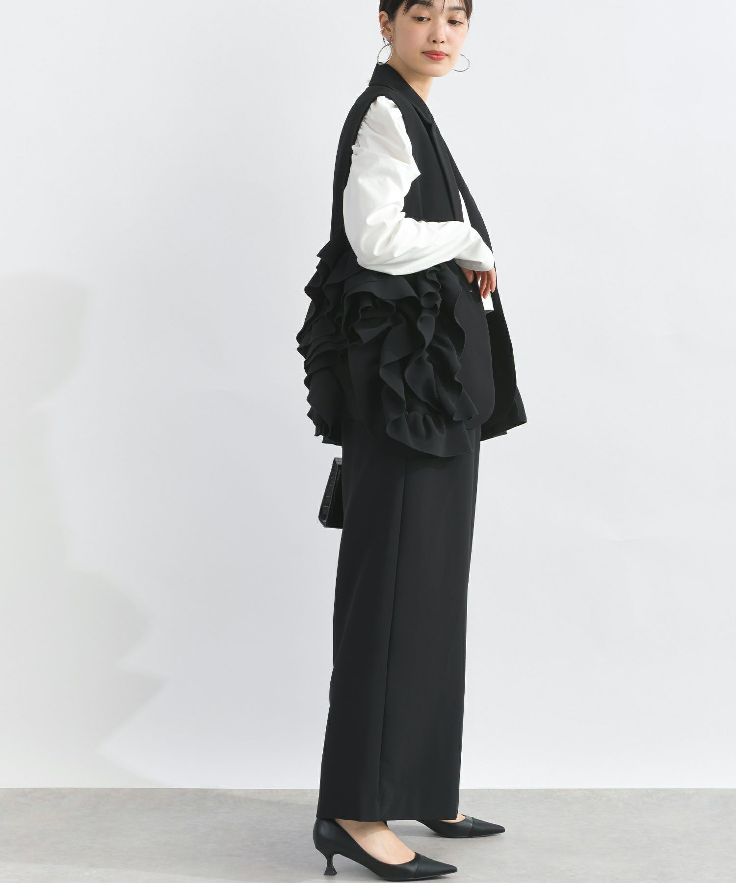 model：H162　着用サイズ：M　ブラック（セットアップで）