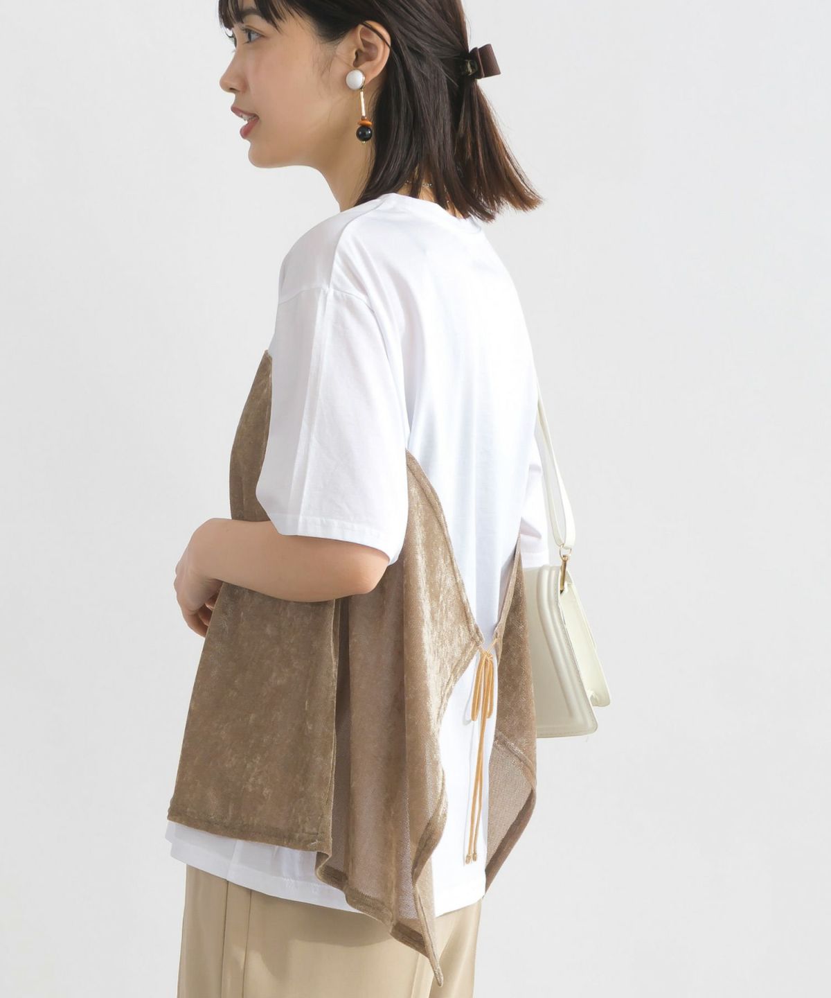 model：H162　着用サイズ：M　オフホワイト