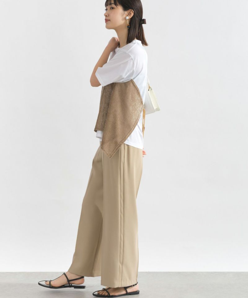 model：H162　着用サイズ：M　オフホワイト