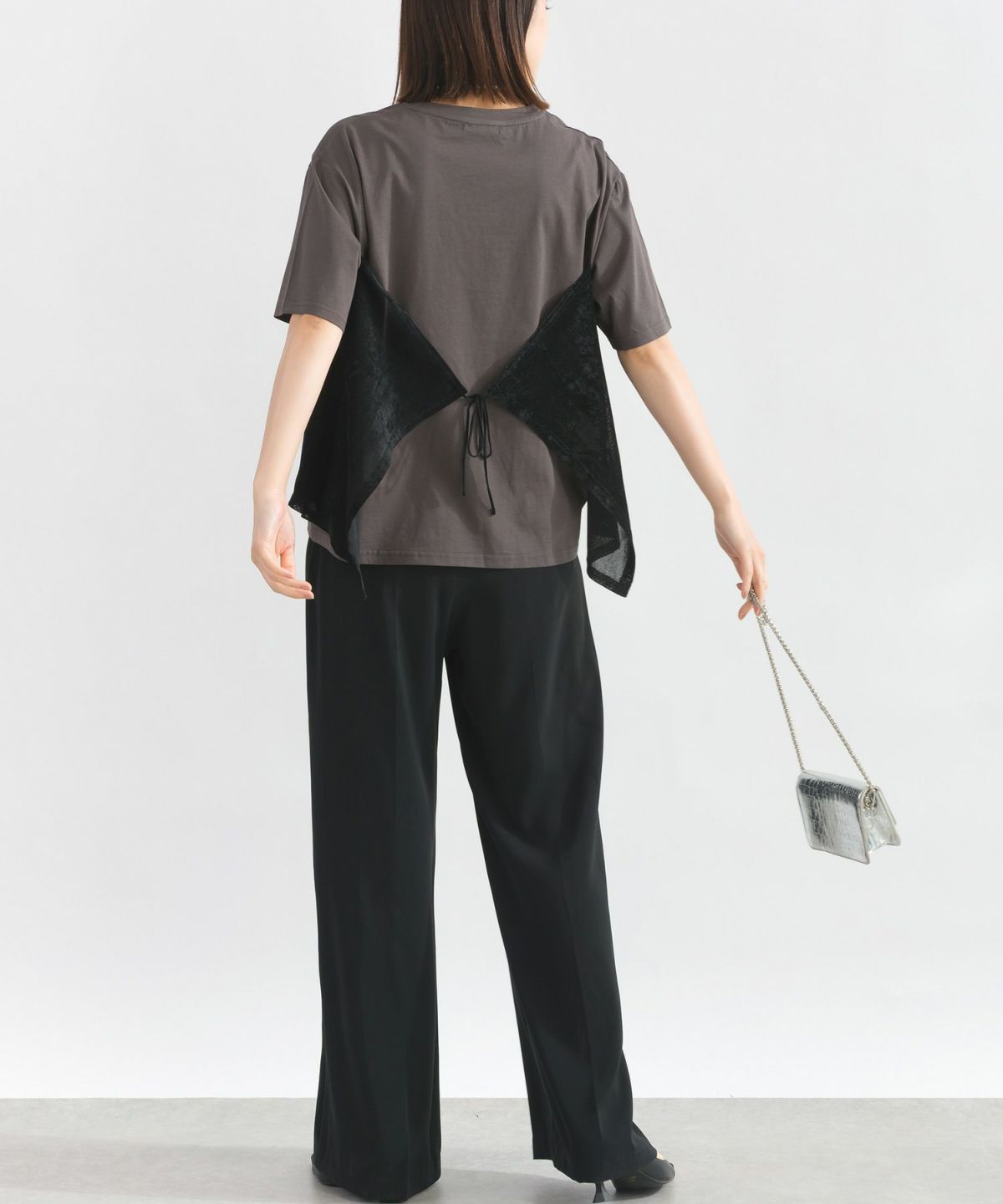 model：H162　着用サイズ：M　チャコールグレー