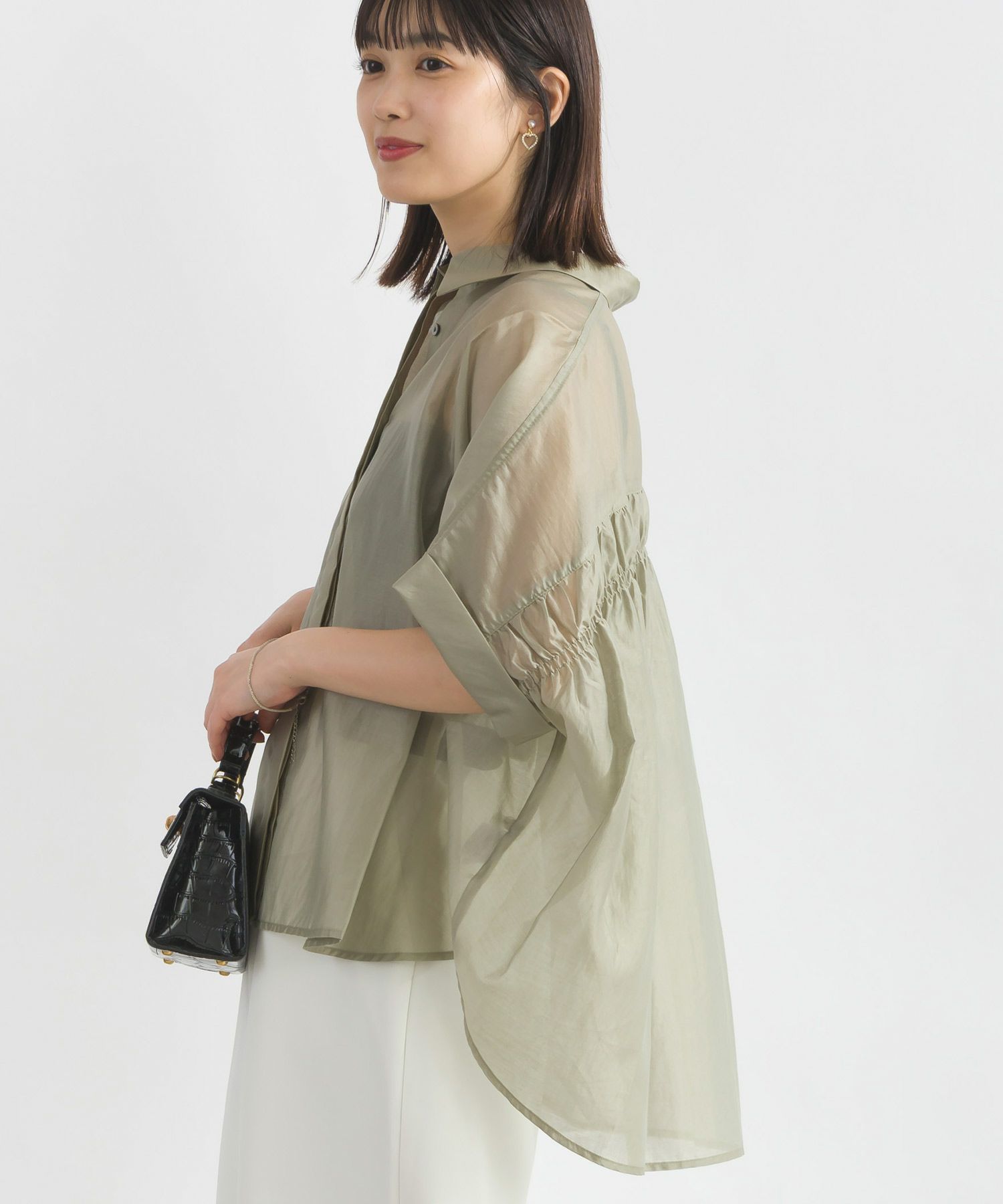 model：H162　着用サイズ：M　ベージュ