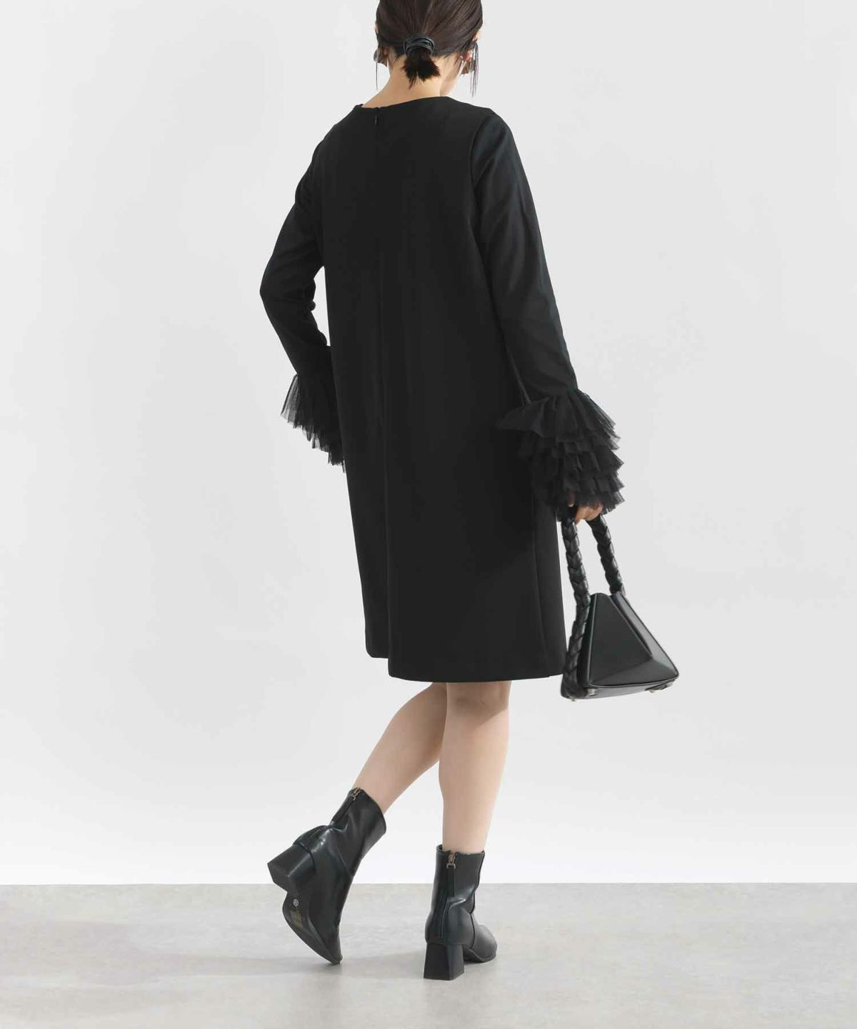 model：H162　着用サイズ：M　ブラック