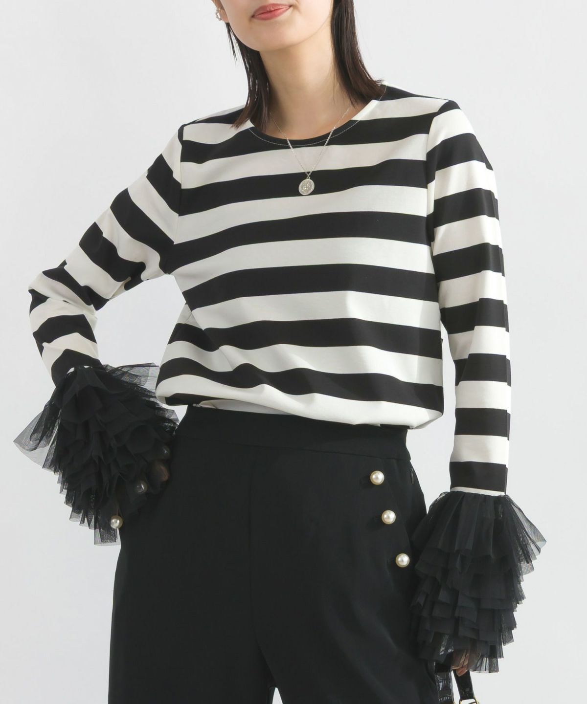 model：H162　着用サイズ：M　ホワイト系その他