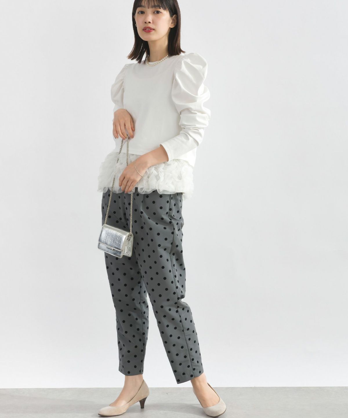 model：H162　着用サイズ：M　オフホワイト