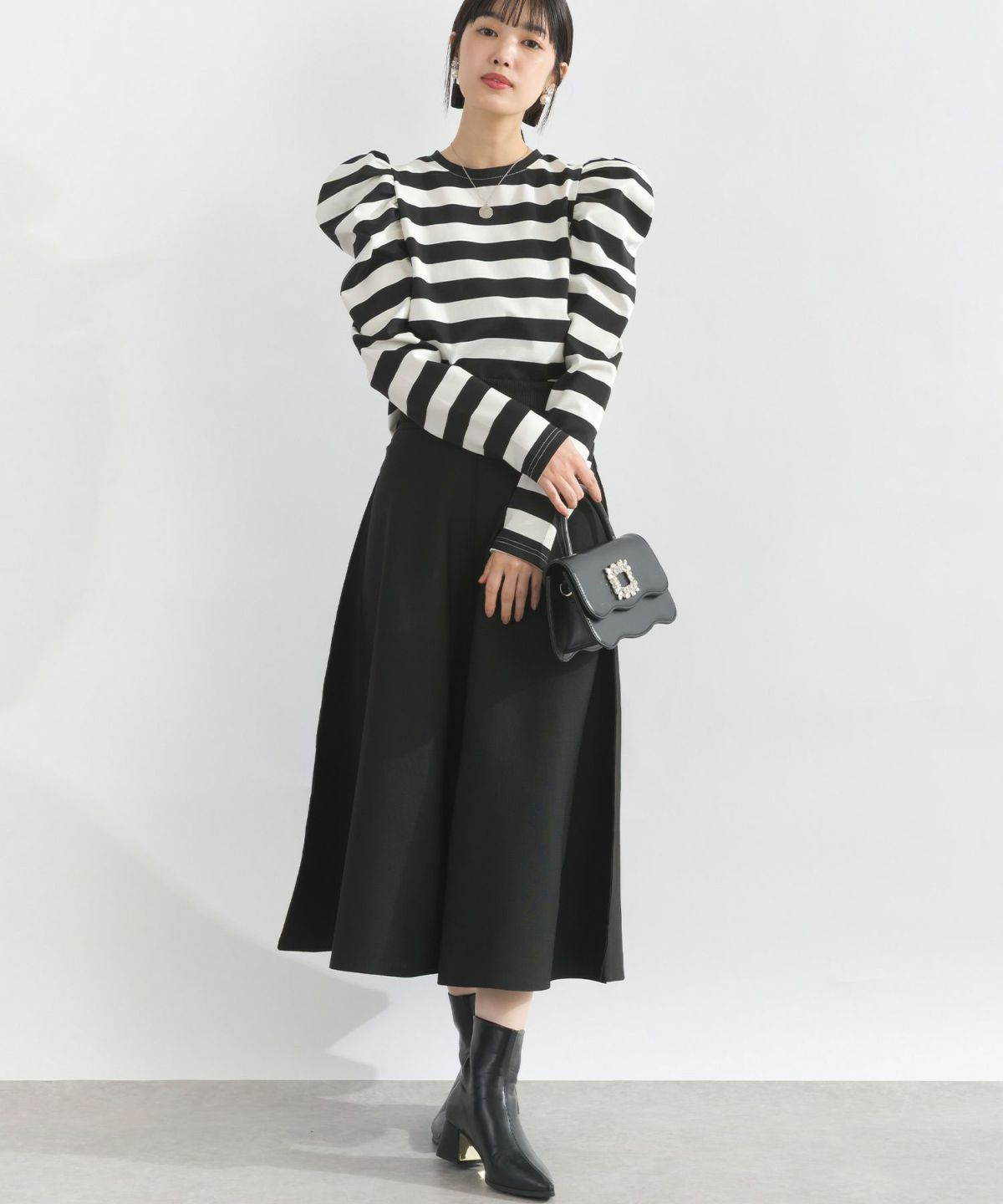 model：H162　着用サイズ：M　ホワイト系その他