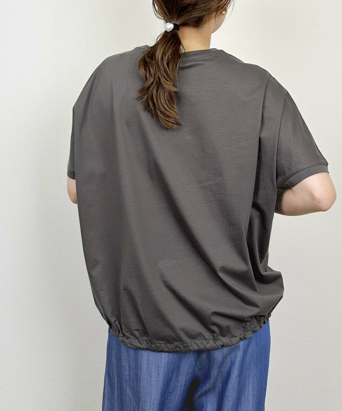 model：H164　着用サイズ：M　チャコールグレー