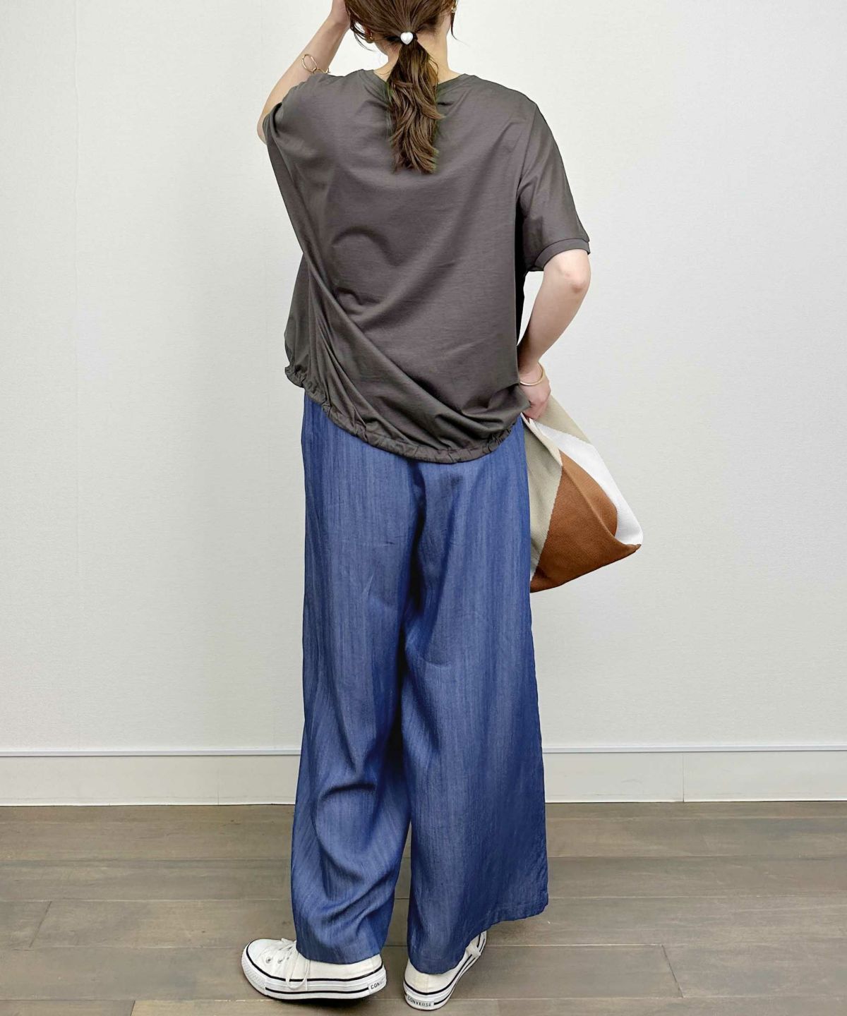 model：H164　着用サイズ：M　チャコールグレー