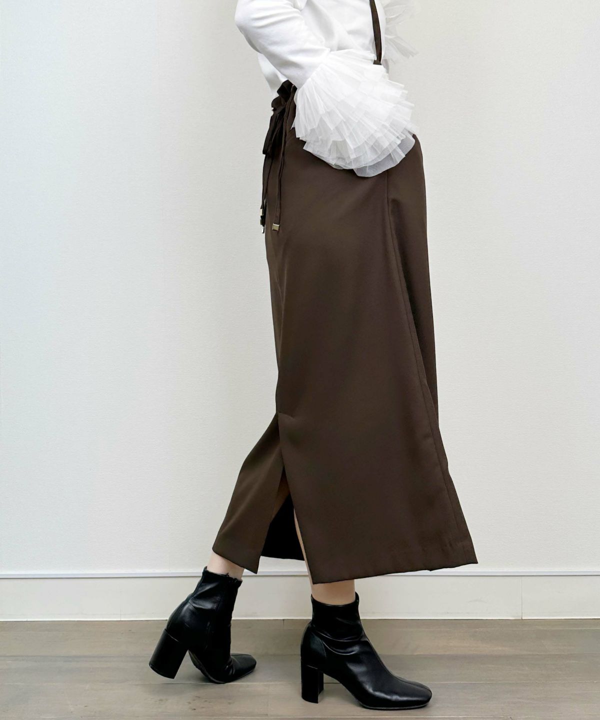 model：H164　着用サイズ：M　ブラウン