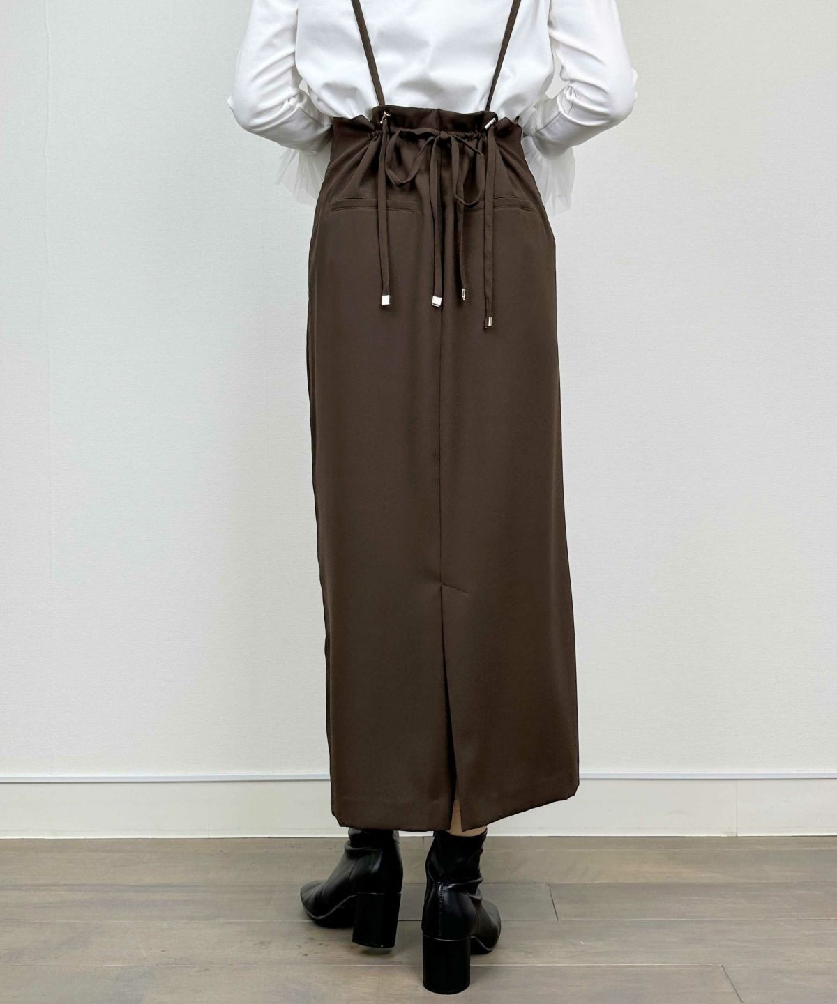 model：H164　着用サイズ：M　ブラウン