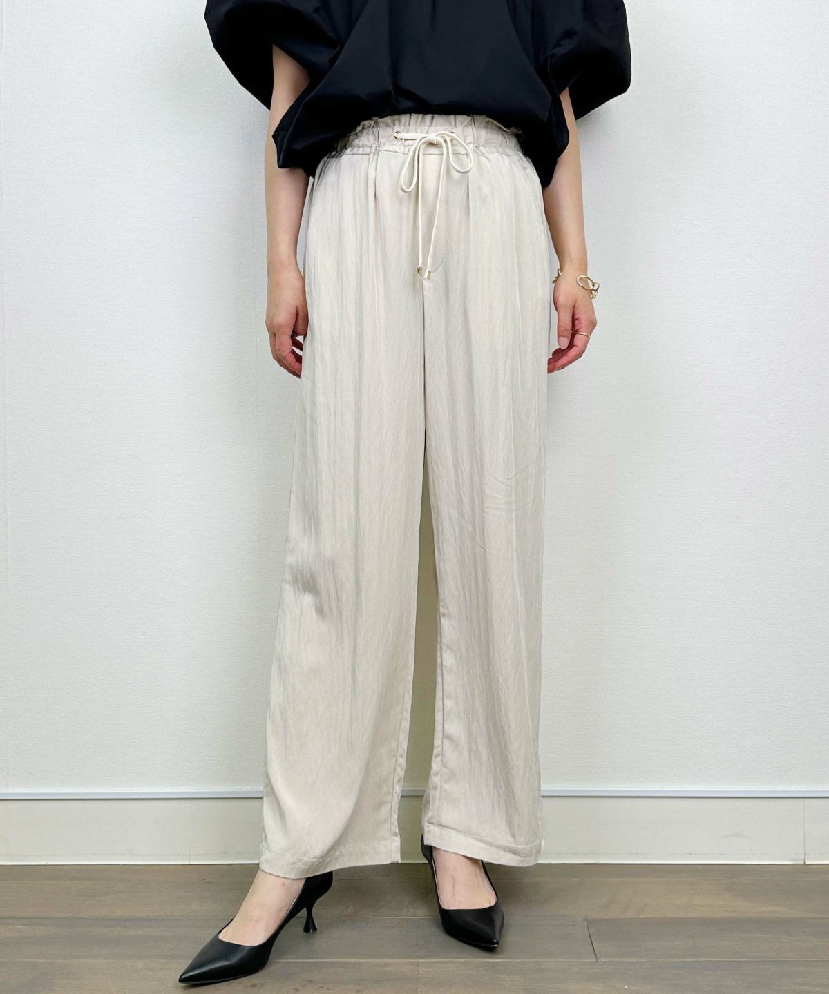 model：H164　着用サイズ：M　アイボリー