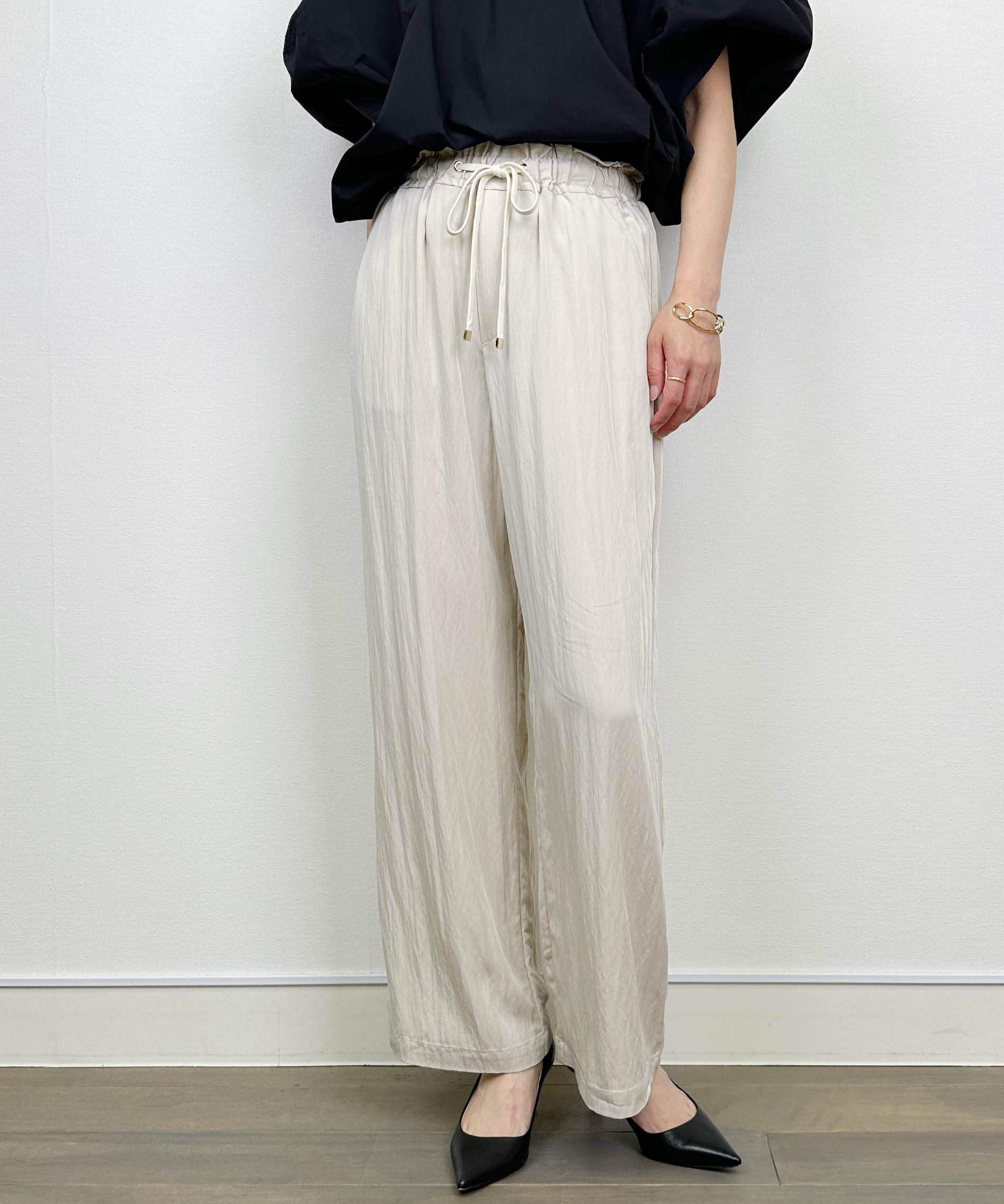 model：H164　着用サイズ：M　アイボリー