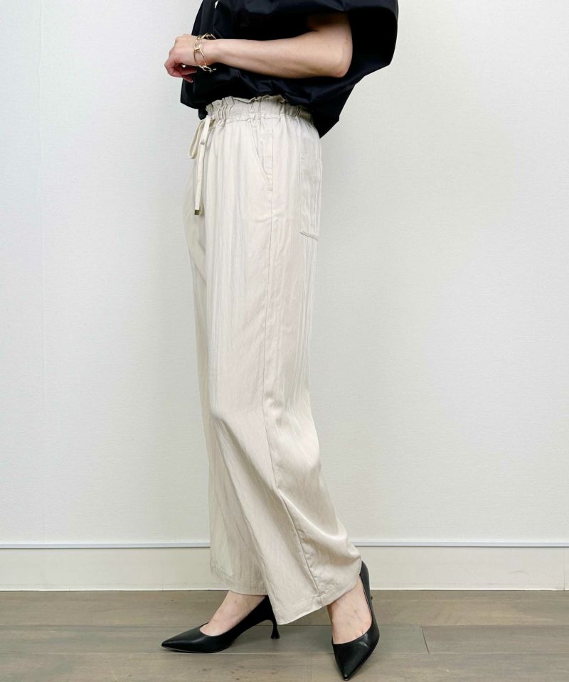 model：H164　着用サイズ：M　アイボリー