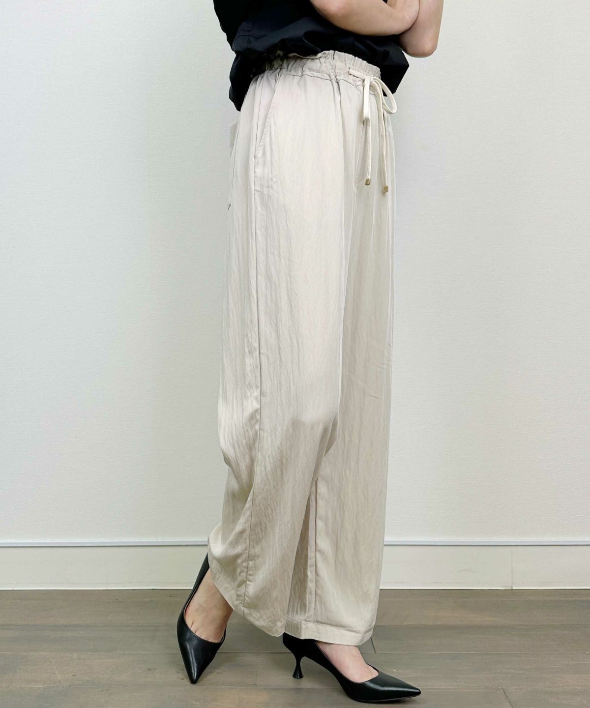 model：H164　着用サイズ：M　アイボリー