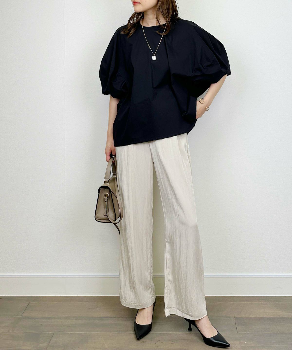 model：H164　着用サイズ：M　アイボリー