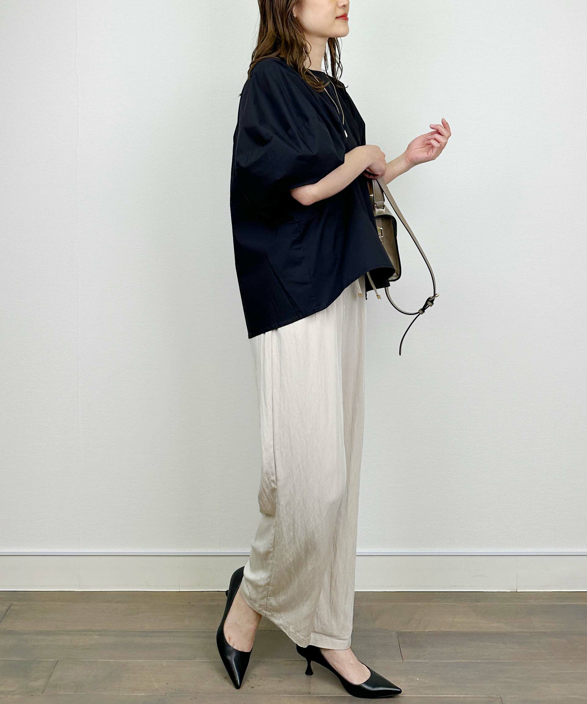 model：H164　着用サイズ：M　アイボリー