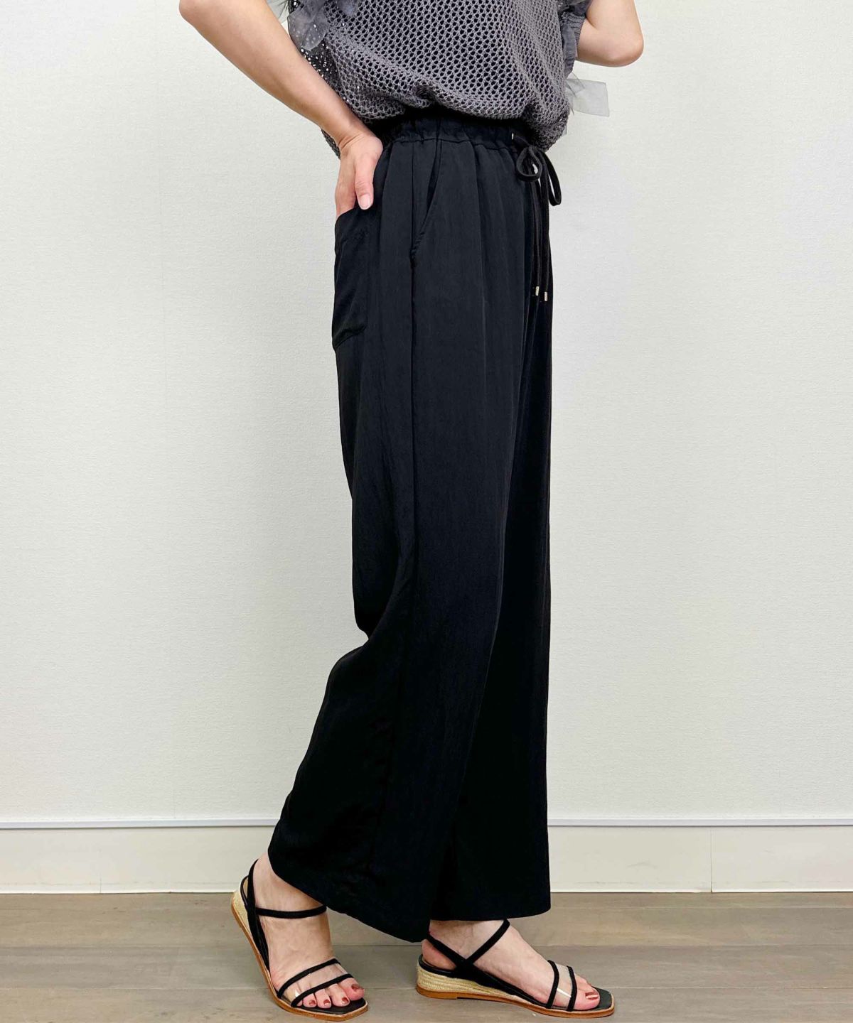 model：H164　着用サイズ：M　ブラック