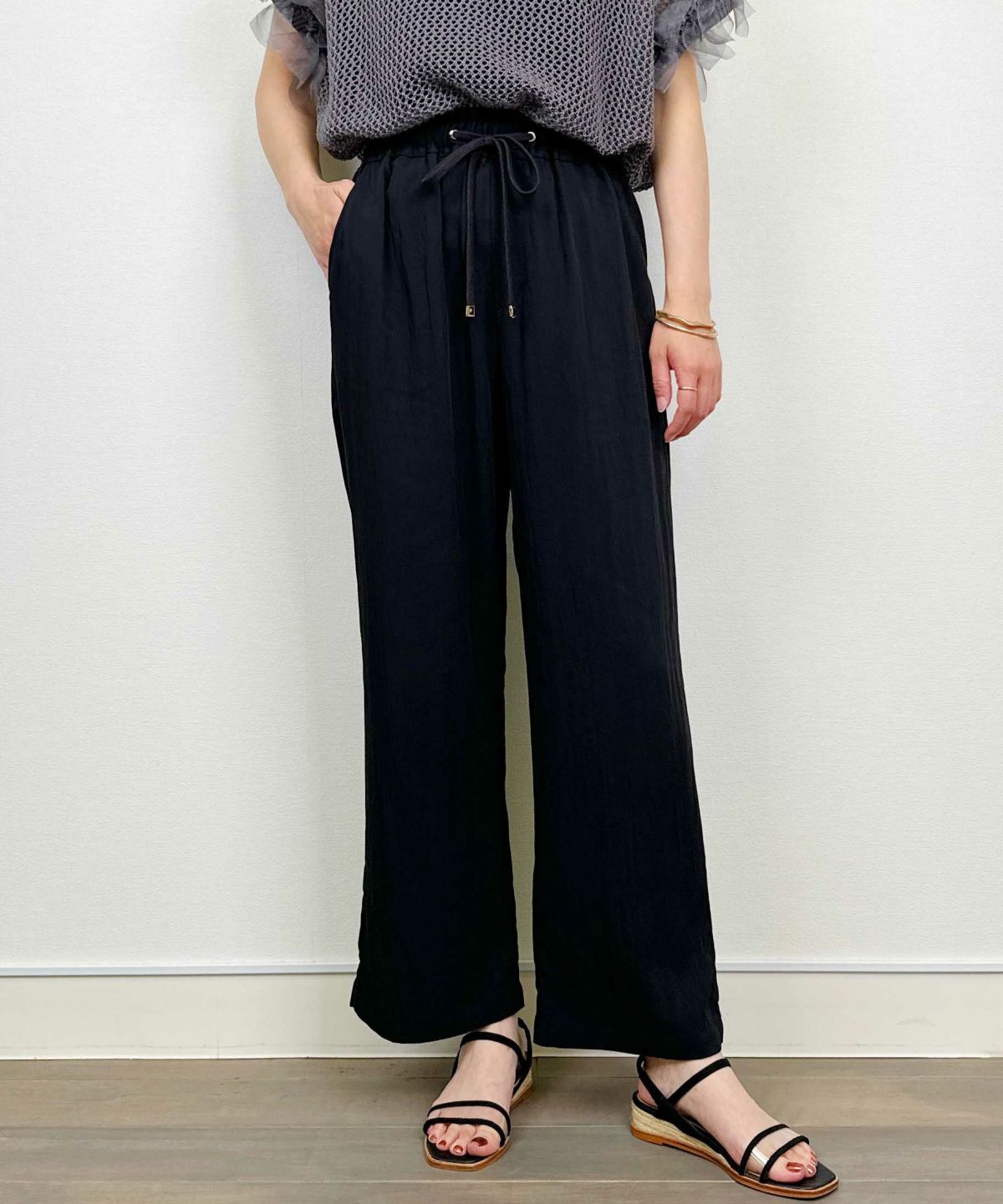 model：H164　着用サイズ：M　ブラック