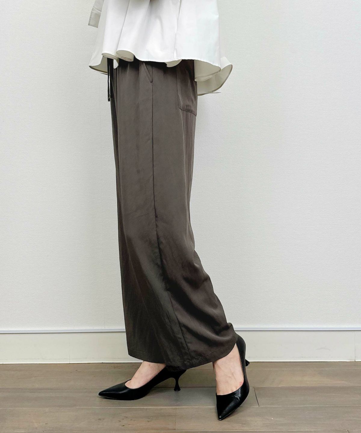 model：H164　着用サイズ：M　チャコールグレー