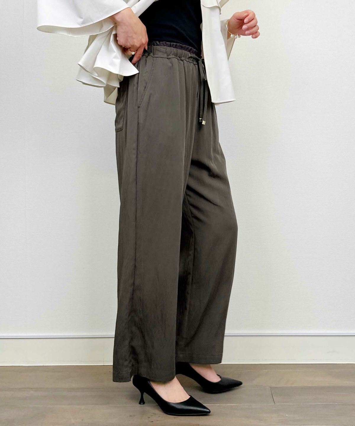 model：H164　着用サイズ：M　チャコールグレー