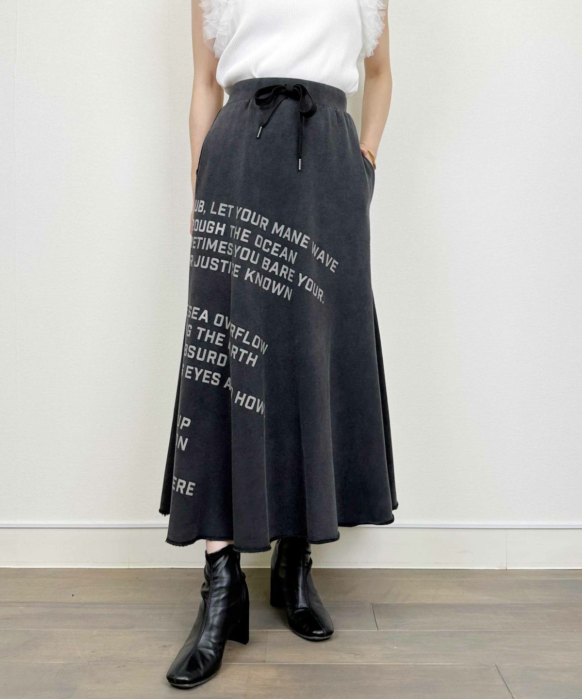 model：H164　着用サイズ：M　グレー