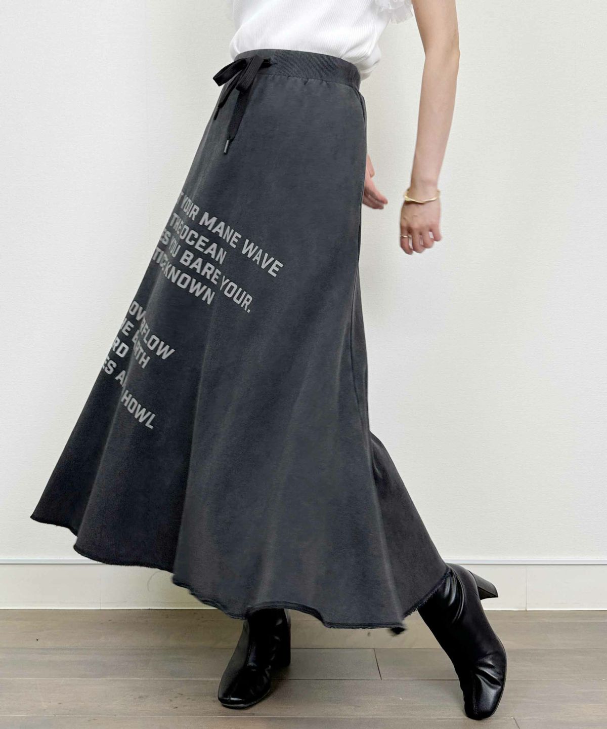 model：H164　着用サイズ：M　グレー