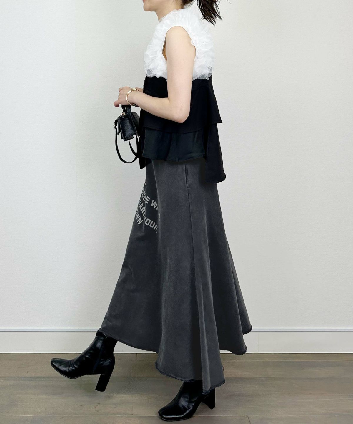 model：H164　着用サイズ：M　グレー