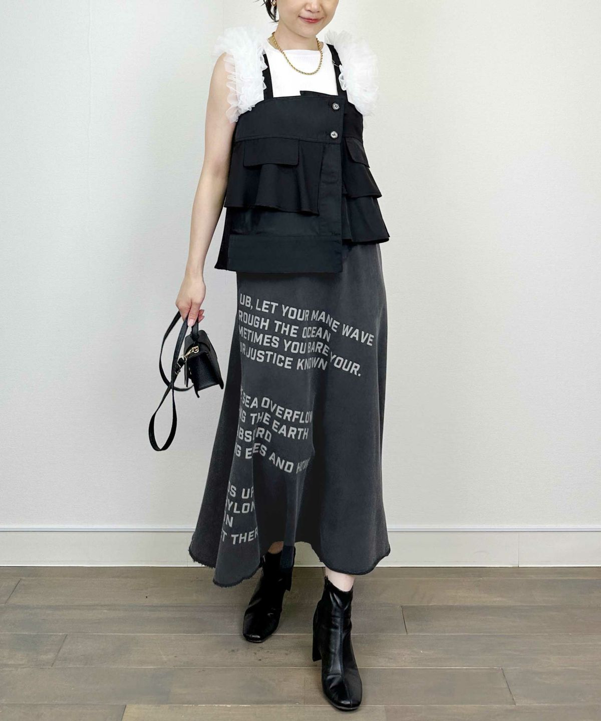 model：H164　着用サイズ：M　トップスのみ