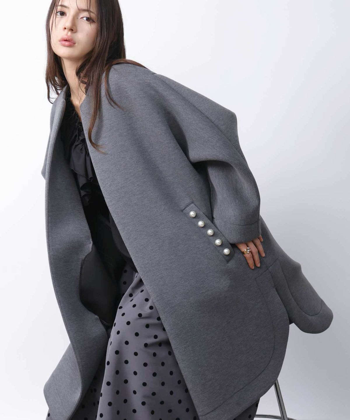 model：H160　着用サイズ：M　チャコールグレー