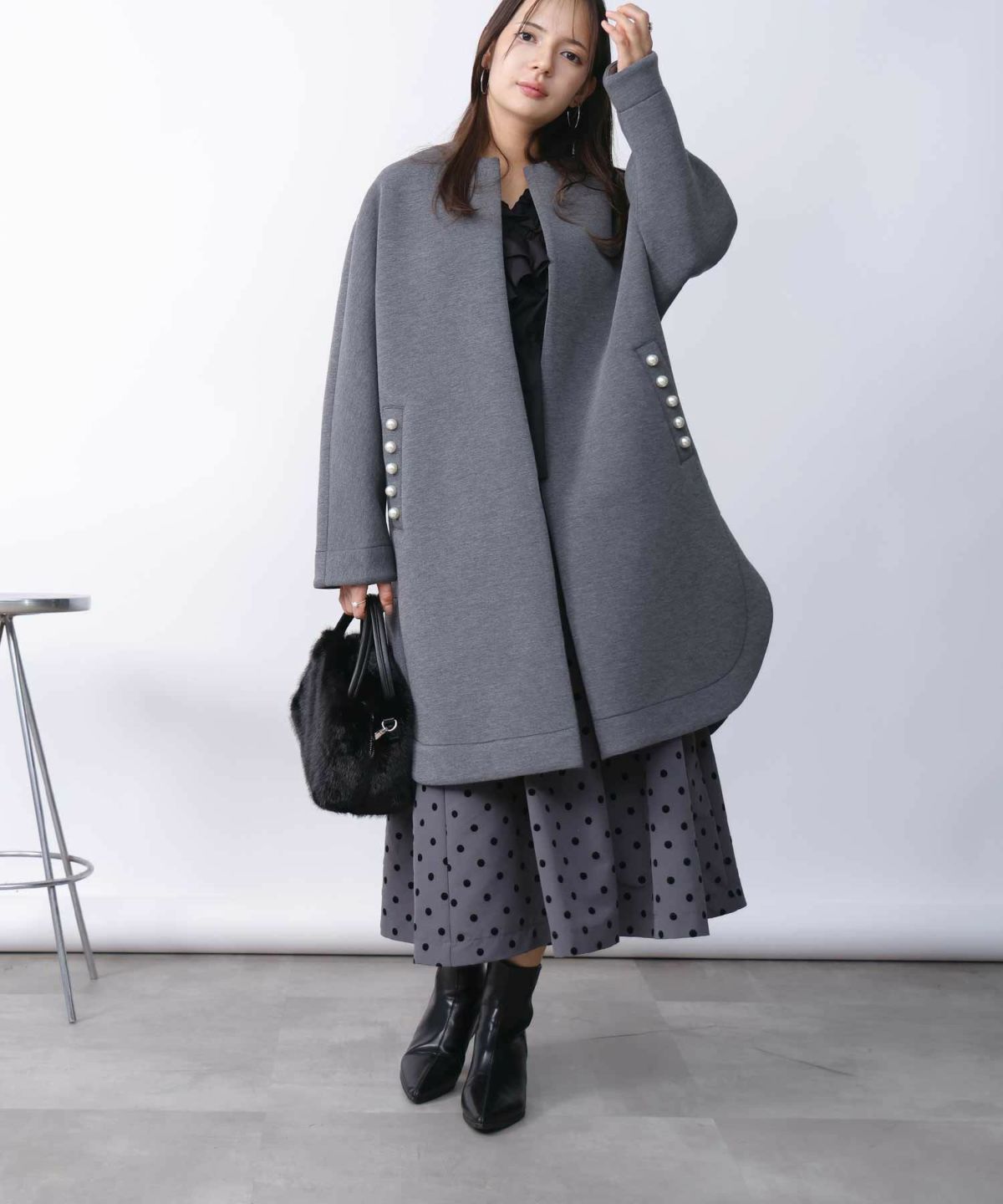 model：H160　着用サイズ：M　チャコールグレー