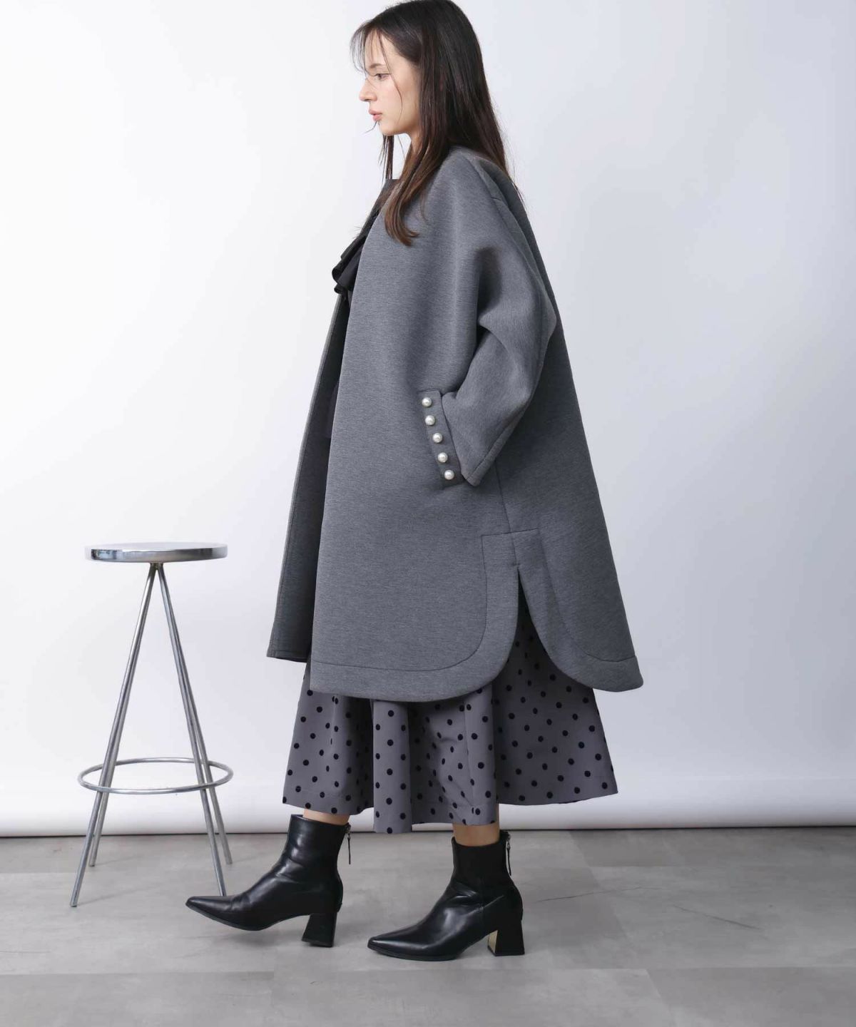 model：H160　着用サイズ：M　チャコールグレー