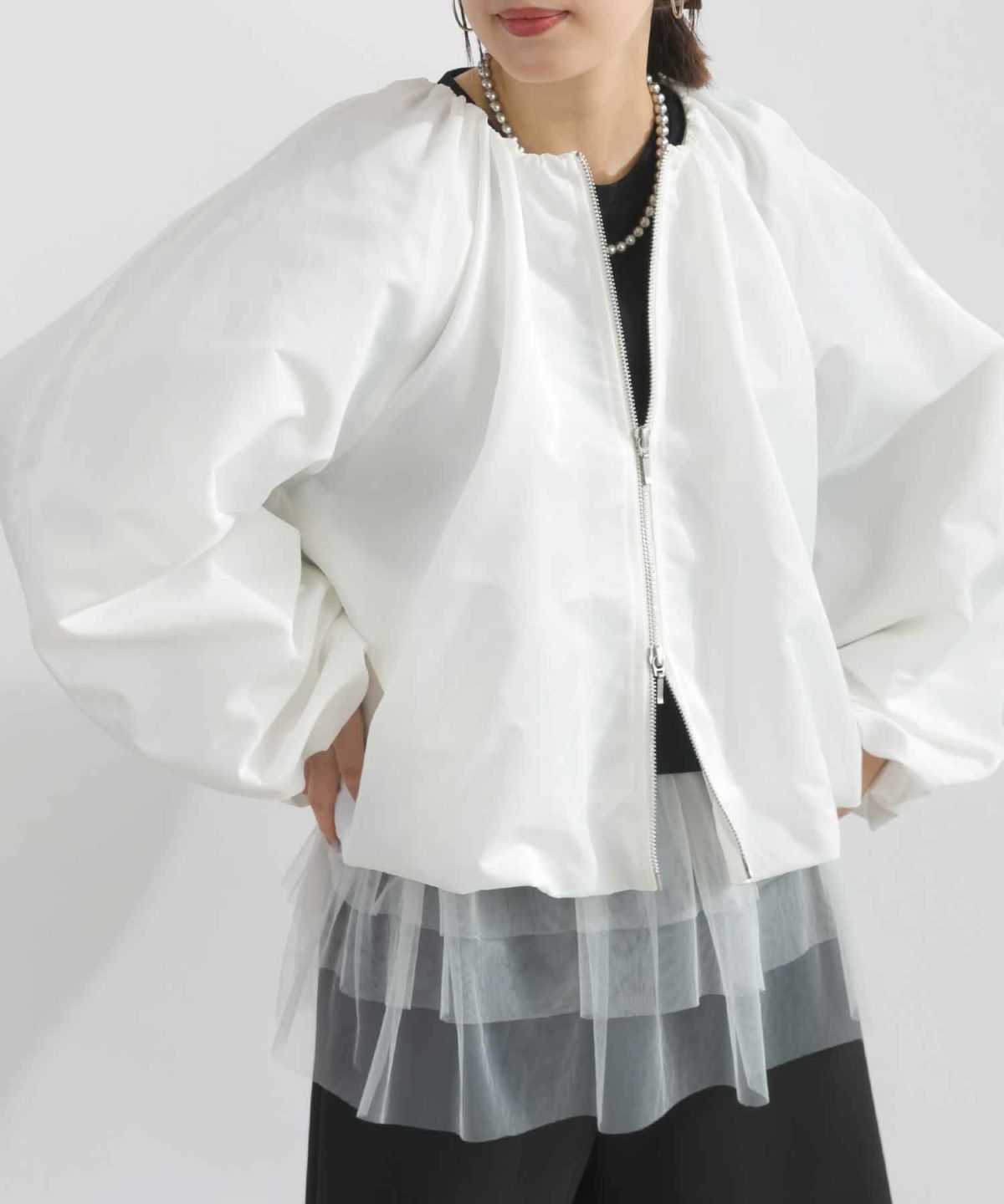 model：H162　着用サイズ：M　オフホワイト