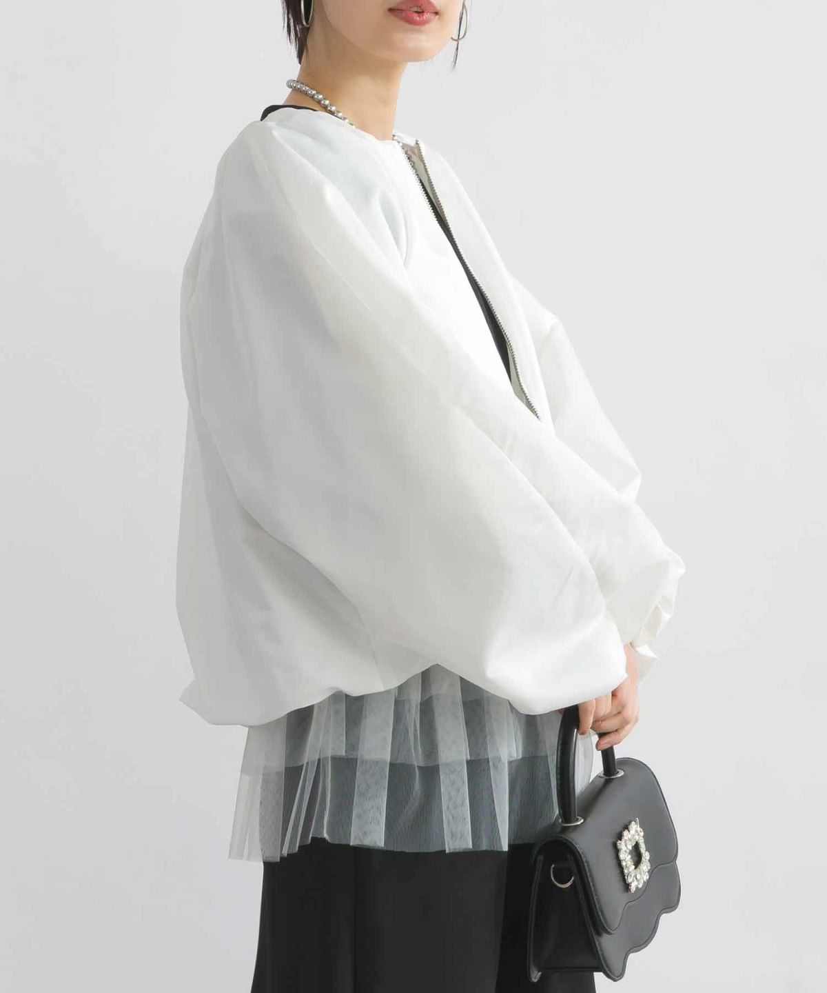 model：H162　着用サイズ：M　オフホワイト