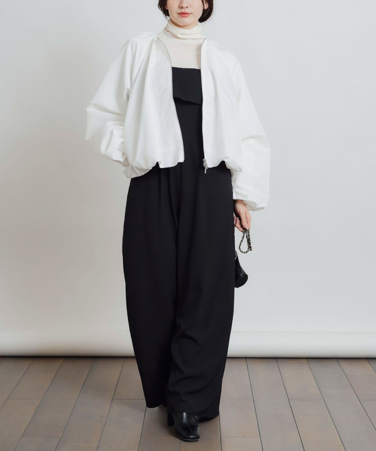 model：H155　着用サイズ：M　オフホワイト