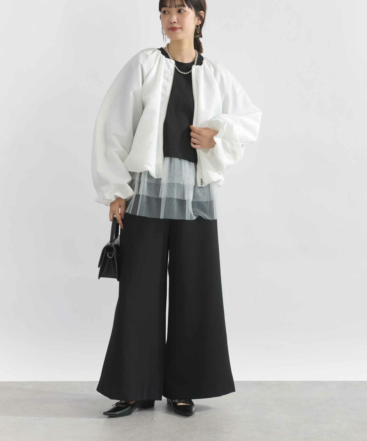 model：H162　着用サイズ：M　オフホワイト