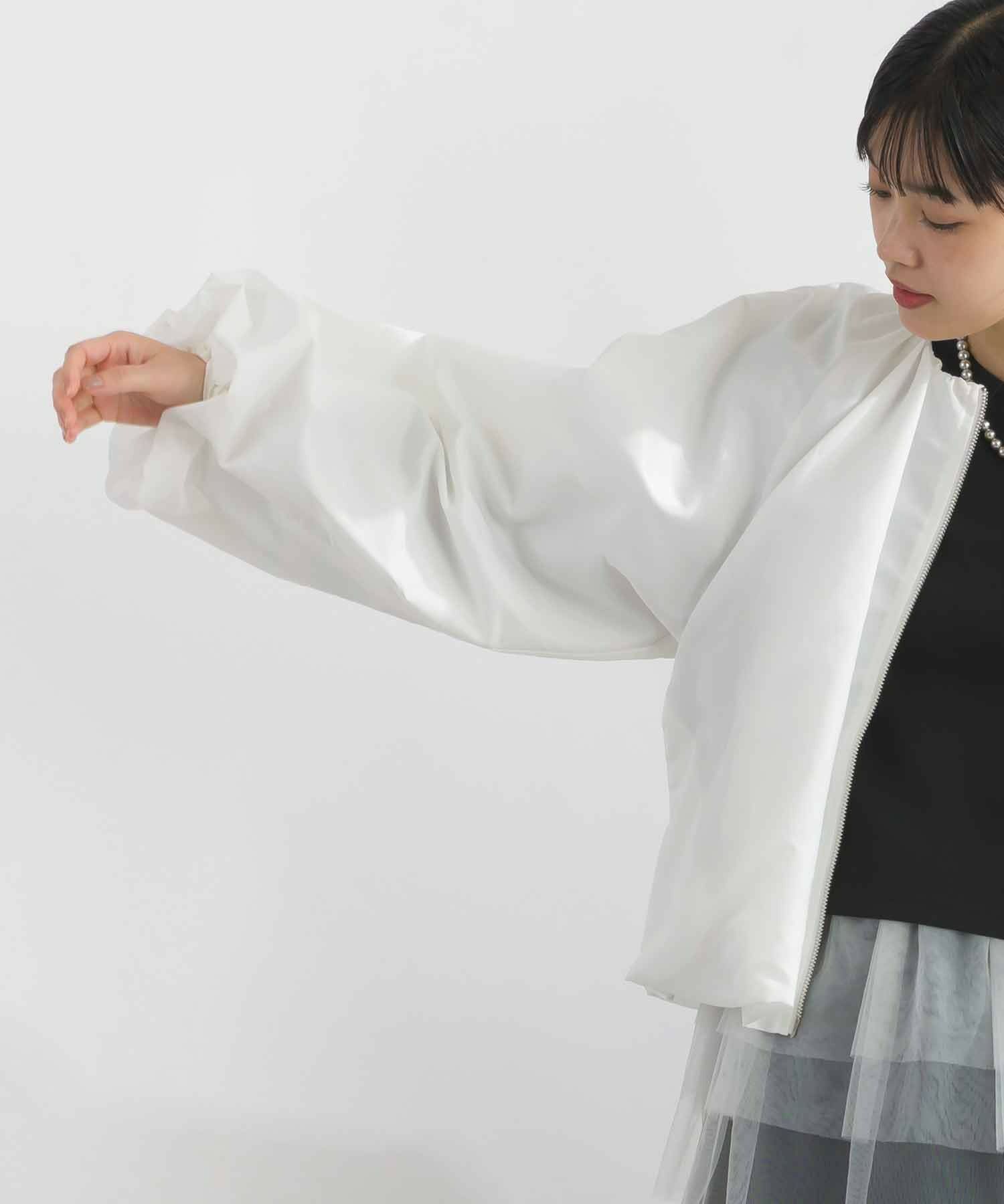 model：H162　着用サイズ：M　オフホワイト