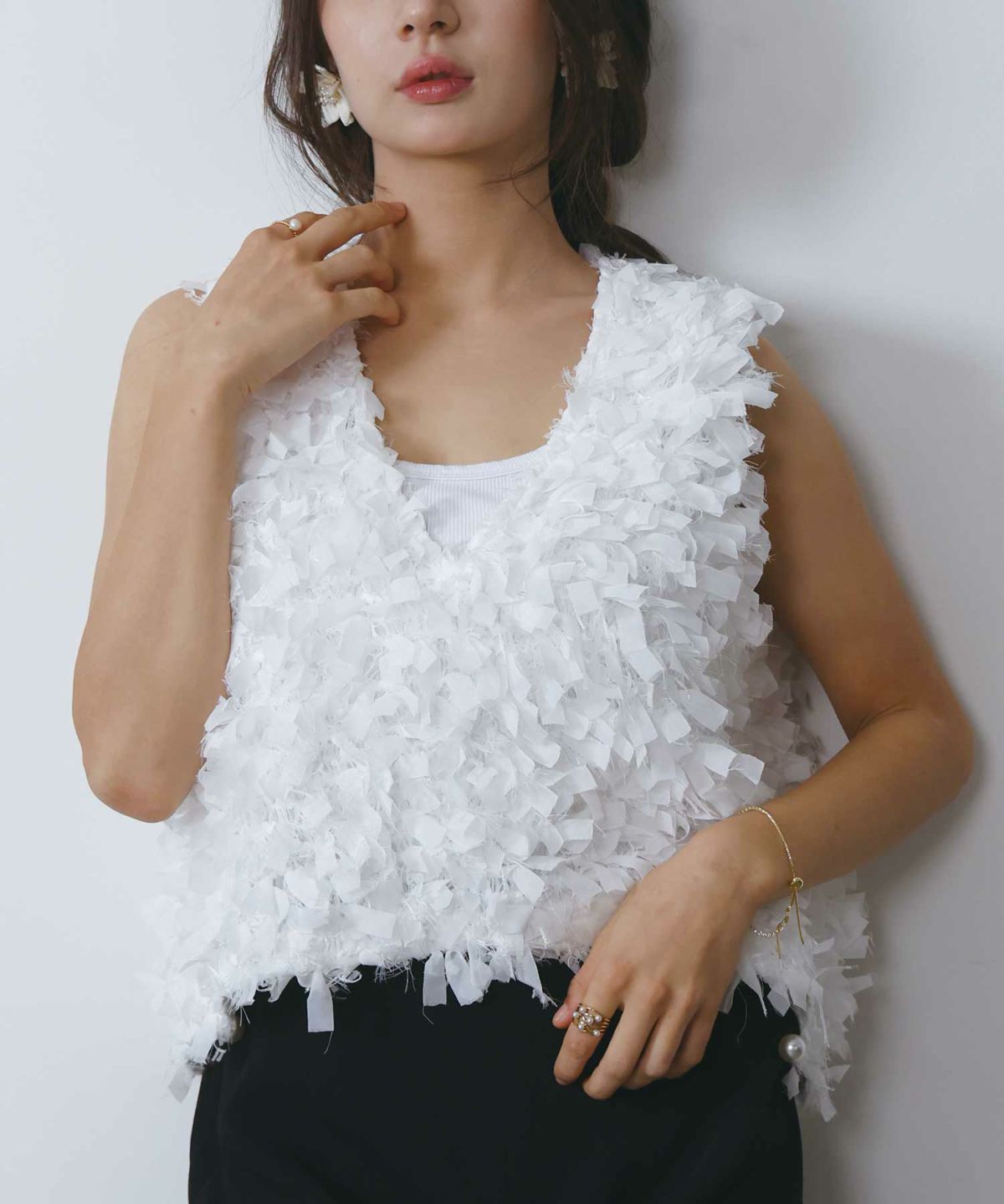 model：H160　着用サイズ：M　オフホワイト