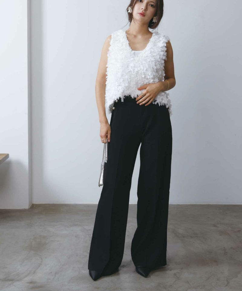 model：H160　着用サイズ：M　オフホワイト