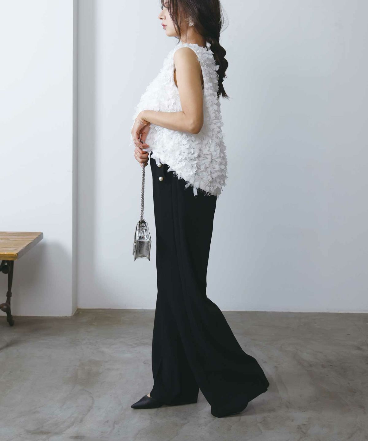 model：H160　着用サイズ：M　オフホワイト